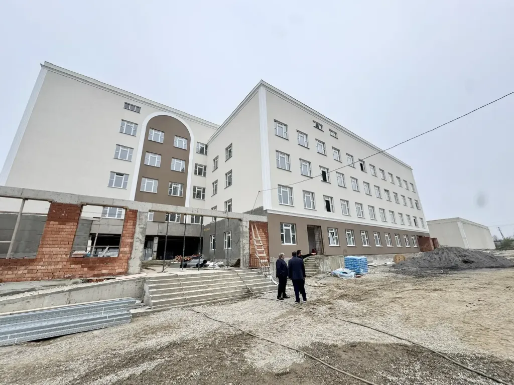 Коков провёл совещание по строительству и капремонту объектов КБР