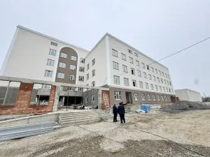 Коков провёл совещание по строительству и капремонту объектов КБР